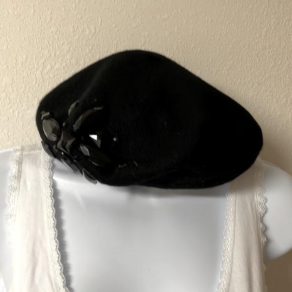 DKNY BERET, NEVER WORN, BLACK. - Picture 2 of 6